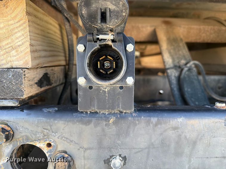 image for item DZ4750 2000 International 4700 Low Profile flatbed truck