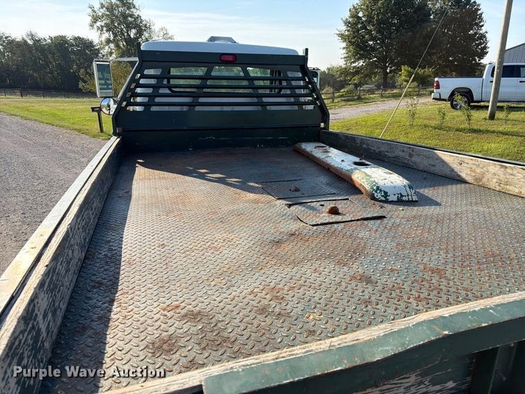 image for item DZ4750 2000 International 4700 Low Profile flatbed truck