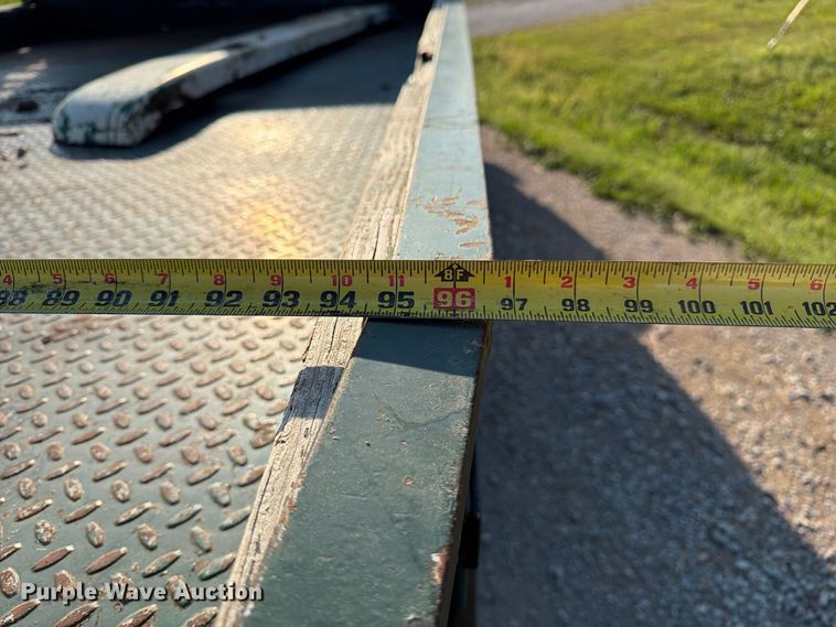 image for item DZ4750 2000 International 4700 Low Profile flatbed truck