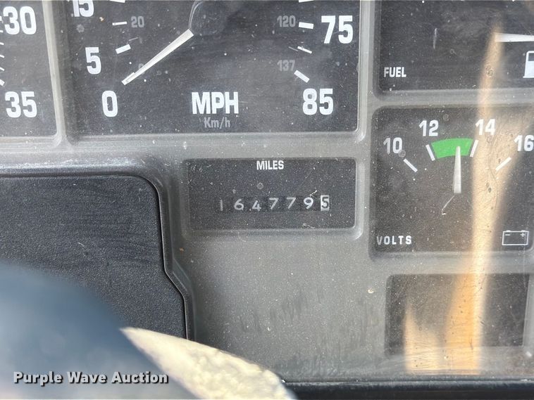 image for item DZ4750 2000 International 4700 Low Profile flatbed truck