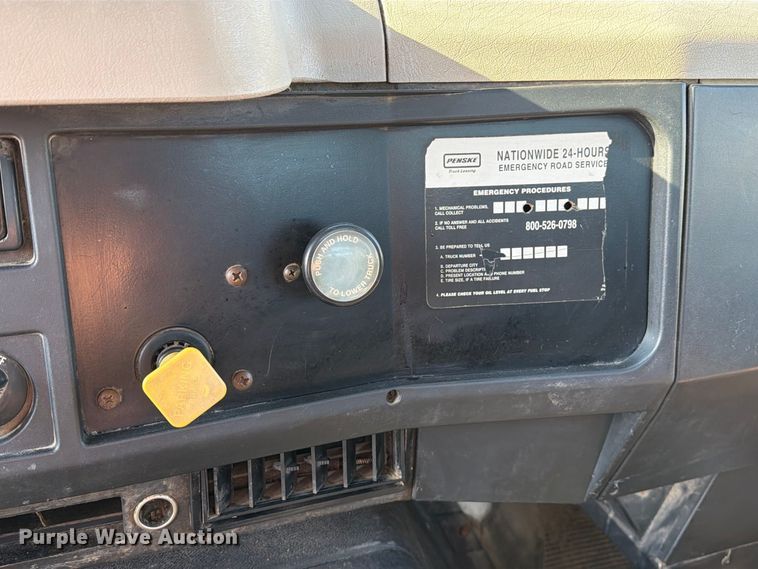 image for item DZ4750 2000 International 4700 Low Profile flatbed truck
