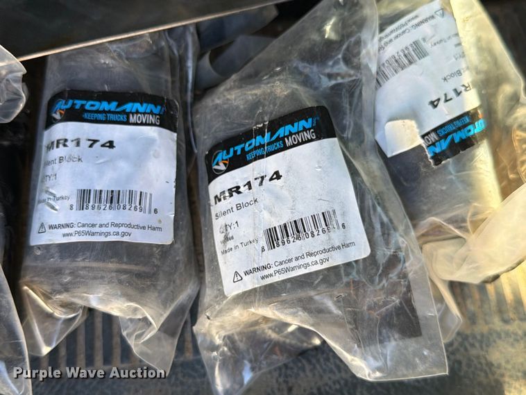 image for item DZ4750 2000 International 4700 Low Profile flatbed truck