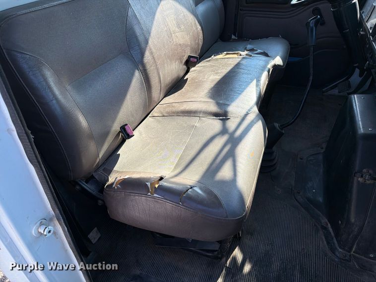image for item DZ4750 2000 International 4700 Low Profile flatbed truck