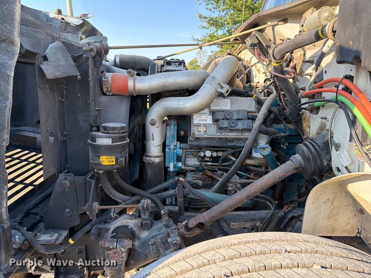 image for item DZ4750 2000 International 4700 Low Profile flatbed truck