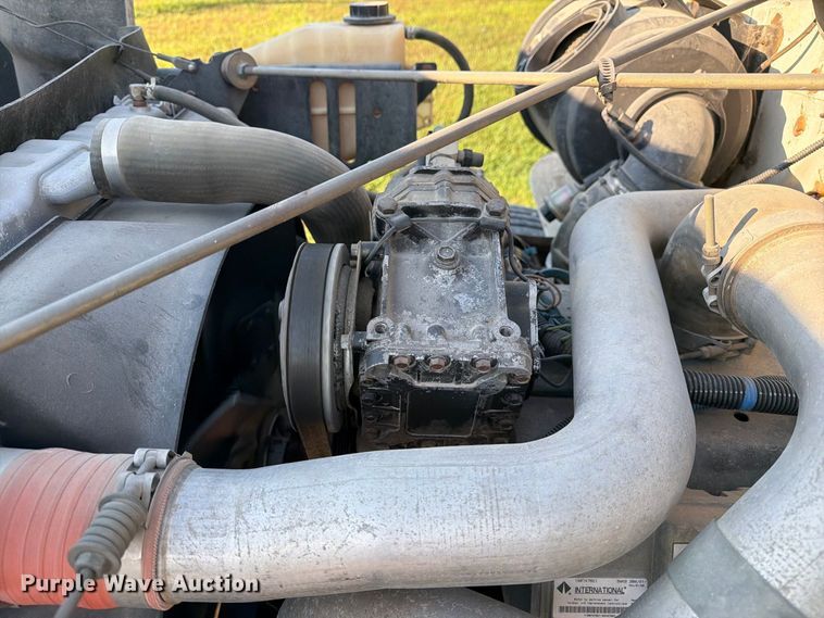 image for item DZ4750 2000 International 4700 Low Profile flatbed truck