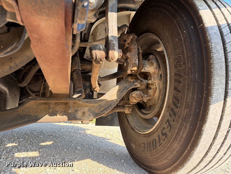 image for item DZ4750 2000 International 4700 Low Profile flatbed truck