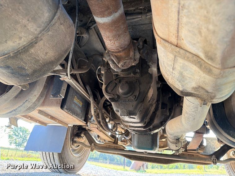 image for item DZ4750 2000 International 4700 Low Profile flatbed truck