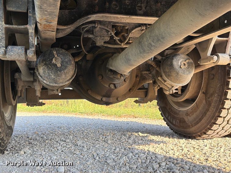 image for item DZ4750 2000 International 4700 Low Profile flatbed truck