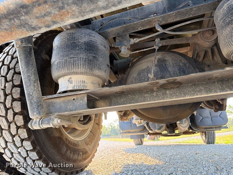 image for item DZ4750 2000 International 4700 Low Profile flatbed truck