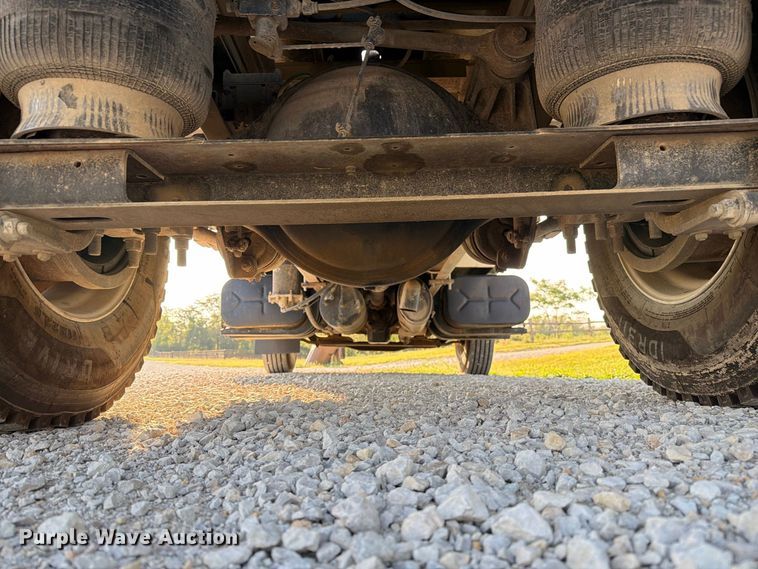 image for item DZ4750 2000 International 4700 Low Profile flatbed truck