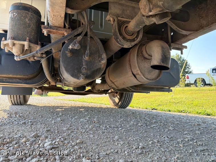 image for item DZ4750 2000 International 4700 Low Profile flatbed truck