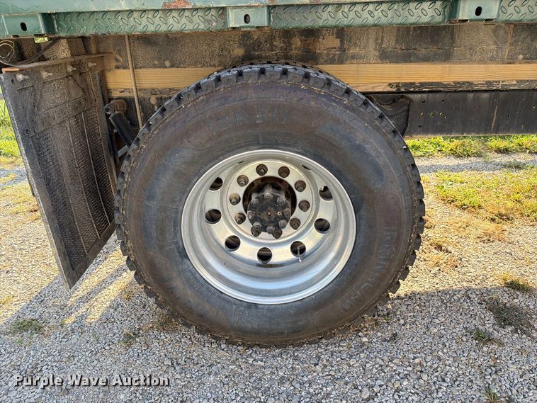 image for item DZ4750 2000 International 4700 Low Profile flatbed truck
