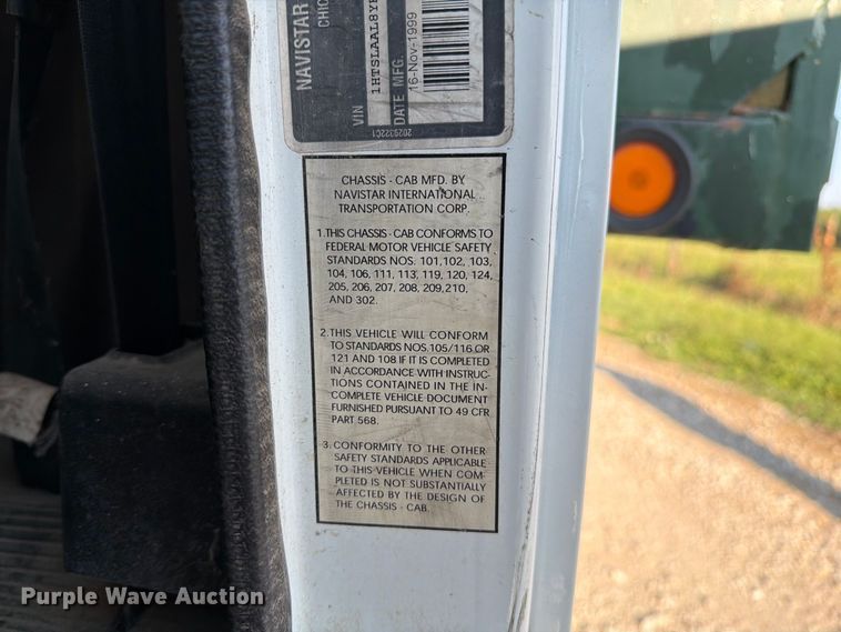 image for item DZ4750 2000 International 4700 Low Profile flatbed truck
