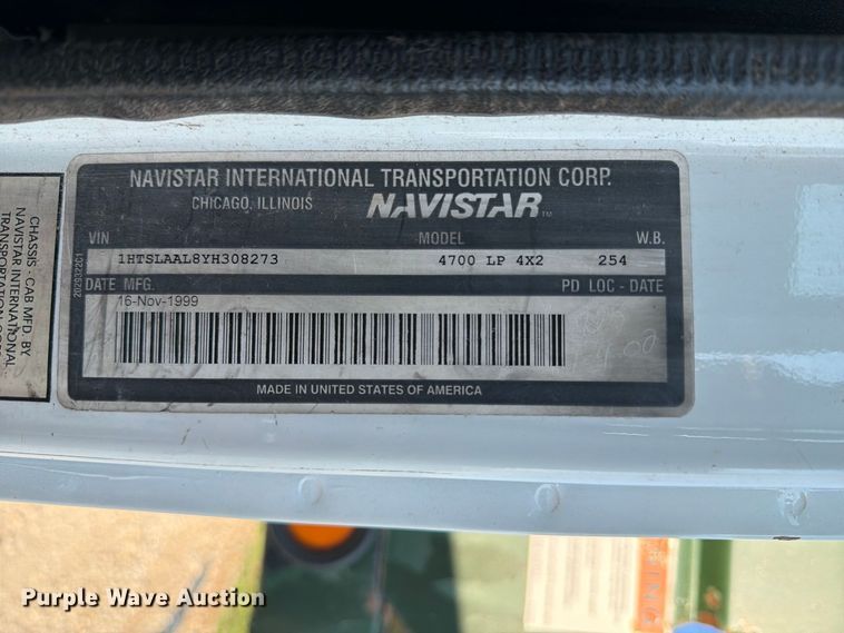image for item DZ4750 2000 International 4700 Low Profile flatbed truck