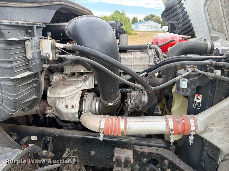 image for item EA0445 2015 Freightliner Cascadia semi truck