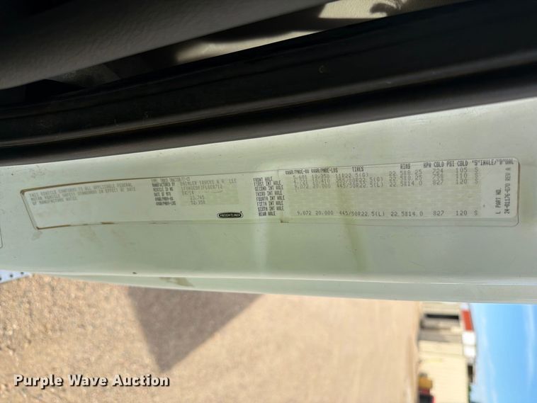 image for item EA0445 2015 Freightliner Cascadia semi truck