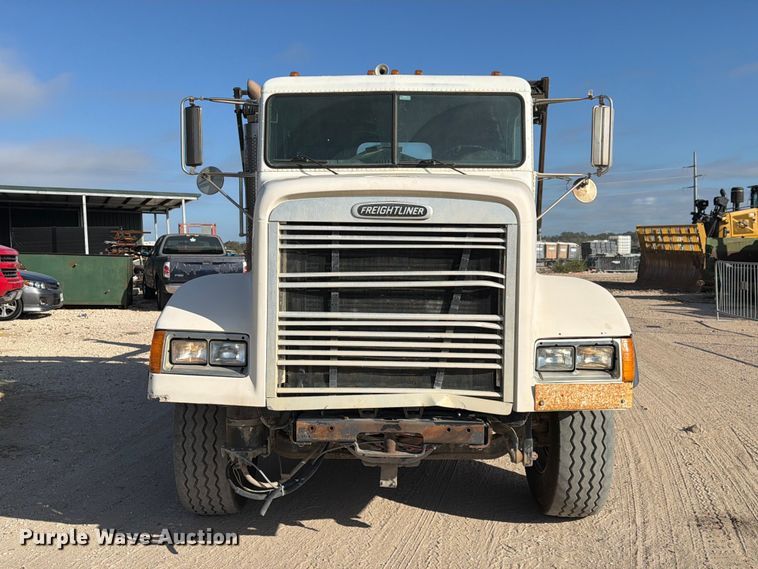 image for item EA7348 2001 Freightliner FLD120 roll-off container truck