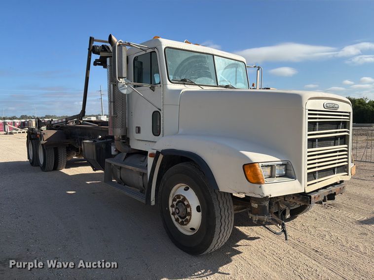 image for item EA7348 2001 Freightliner FLD120 roll-off container truck