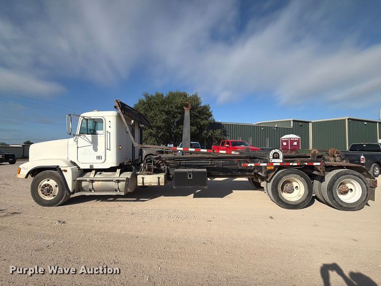 image for item EA7348 2001 Freightliner FLD120 roll-off container truck