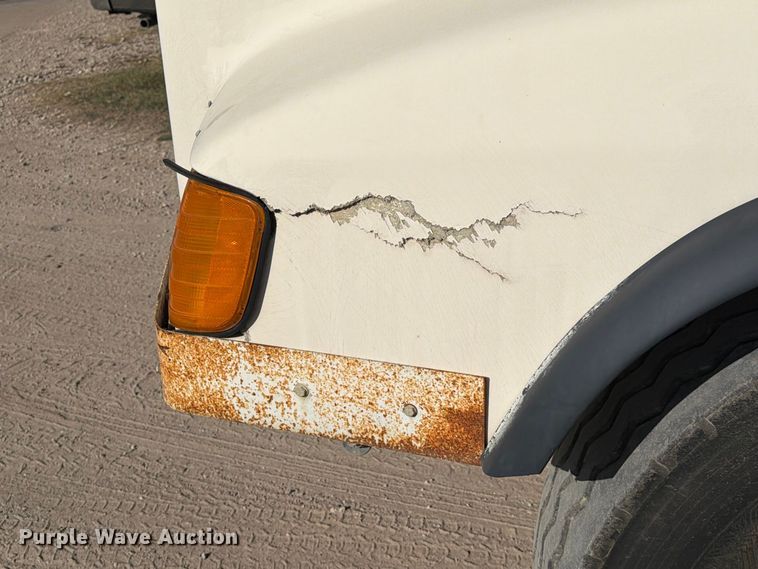 image for item EA7348 2001 Freightliner FLD120 roll-off container truck