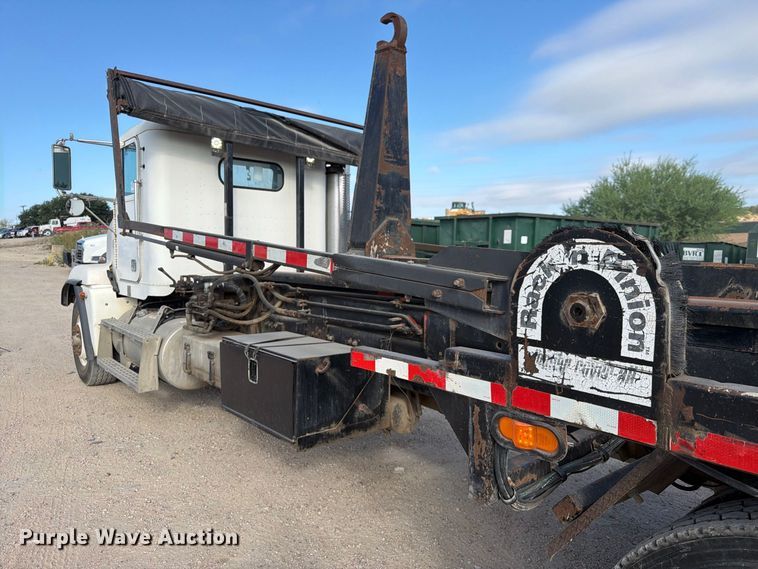 image for item EA7348 2001 Freightliner FLD120 roll-off container truck