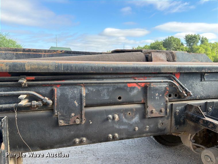 image for item EA7348 2001 Freightliner FLD120 roll-off container truck