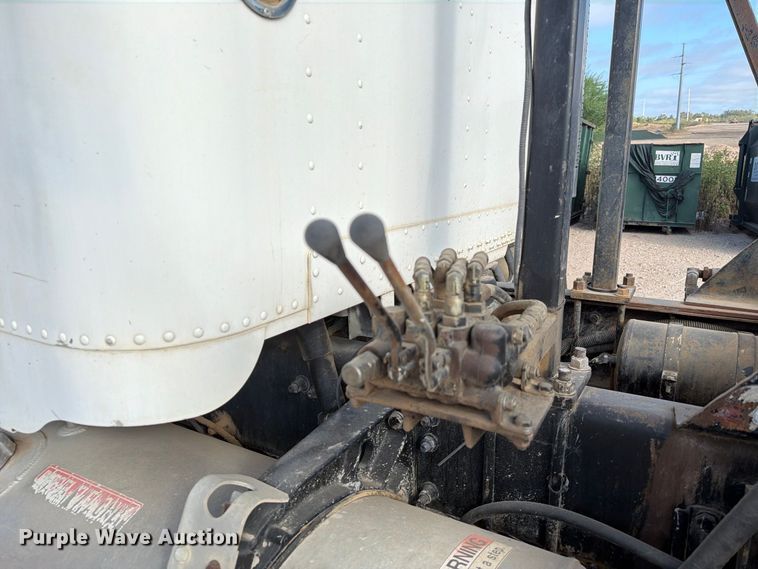 image for item EA7348 2001 Freightliner FLD120 roll-off container truck