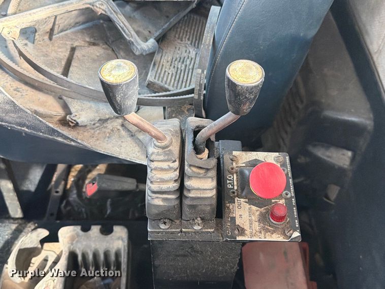 image for item EA7348 2001 Freightliner FLD120 roll-off container truck