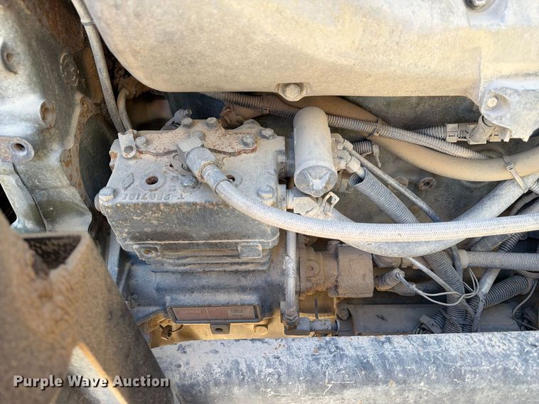image for item EA7348 2001 Freightliner FLD120 roll-off container truck
