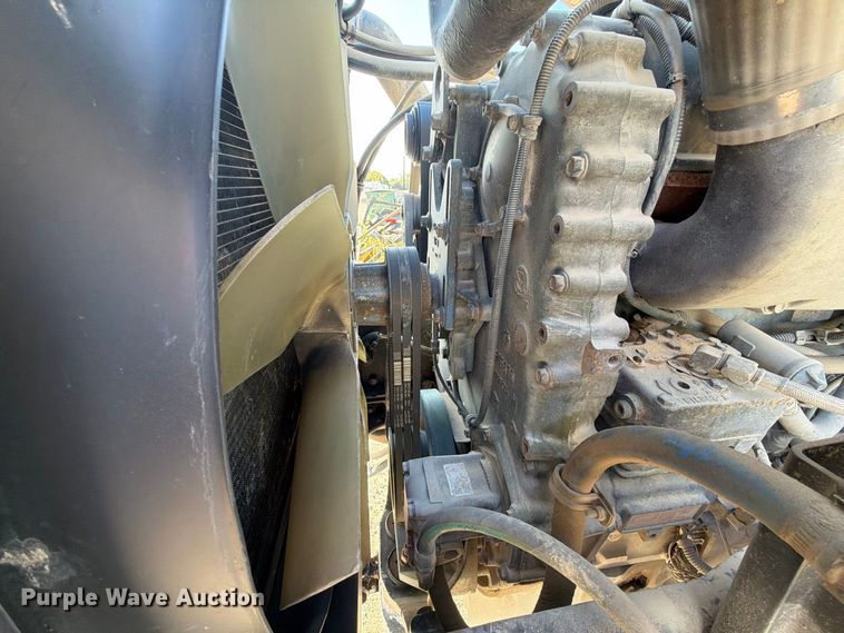 image for item EA7348 2001 Freightliner FLD120 roll-off container truck