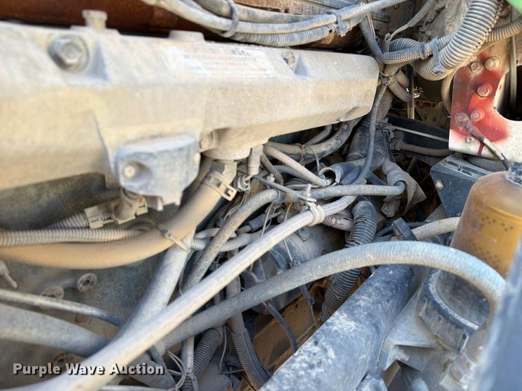 image for item EA7348 2001 Freightliner FLD120 roll-off container truck