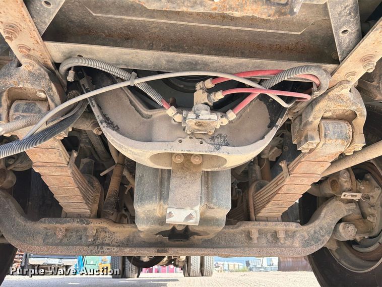 image for item EA7348 2001 Freightliner FLD120 roll-off container truck