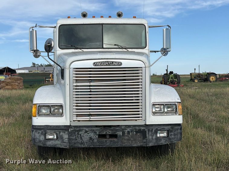 image for item ED0184 1995 Freightliner FLD semi truck