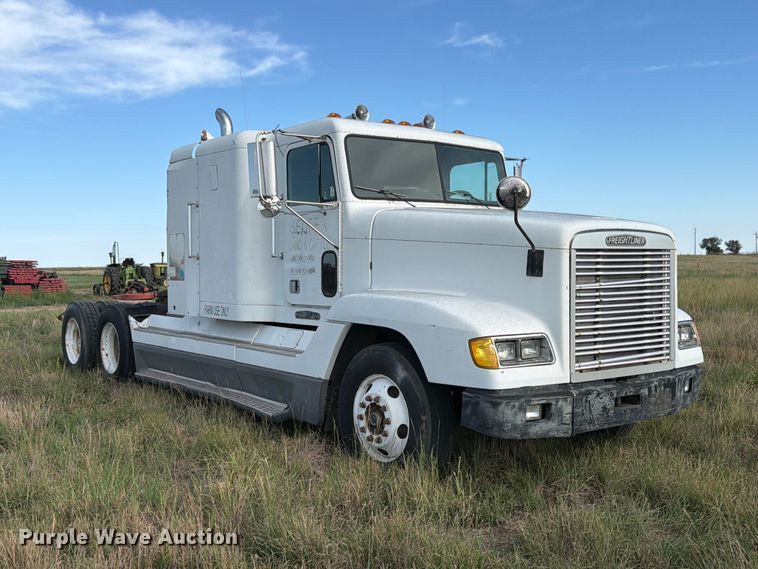 image for item ED0184 1995 Freightliner FLD semi truck