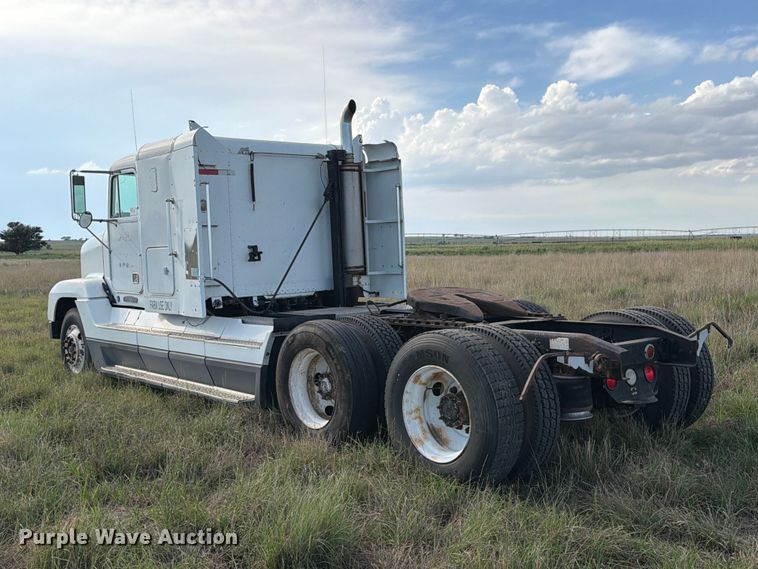 image for item ED0184 1995 Freightliner FLD semi truck