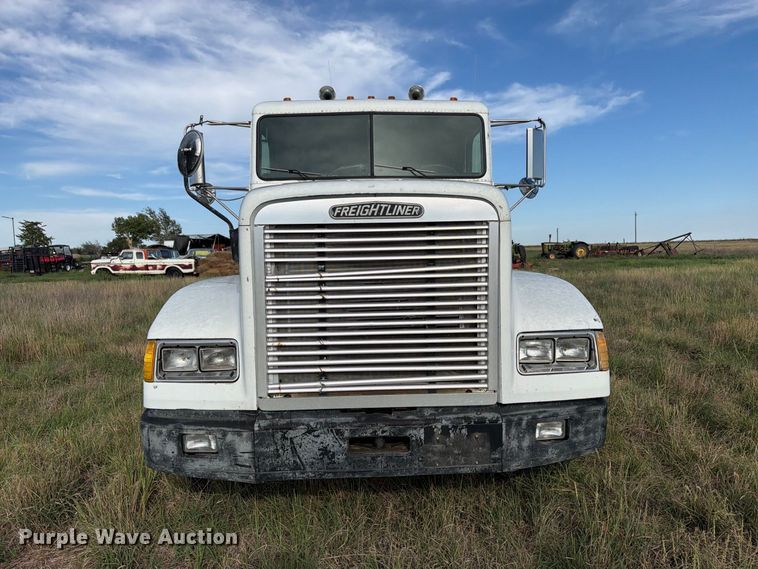image for item ED0184 1995 Freightliner FLD semi truck