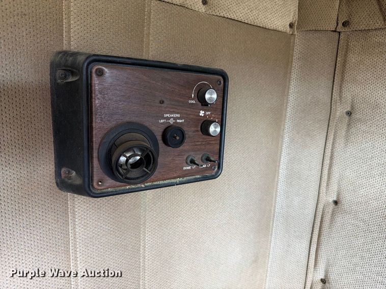 image for item ED0184 1995 Freightliner FLD semi truck