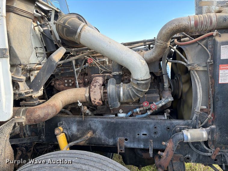 image for item ED0184 1995 Freightliner FLD semi truck