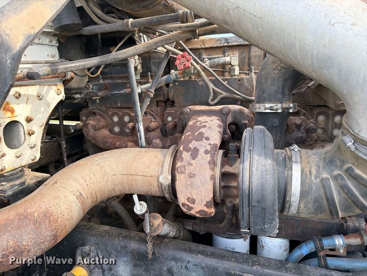 image for item ED0184 1995 Freightliner FLD semi truck
