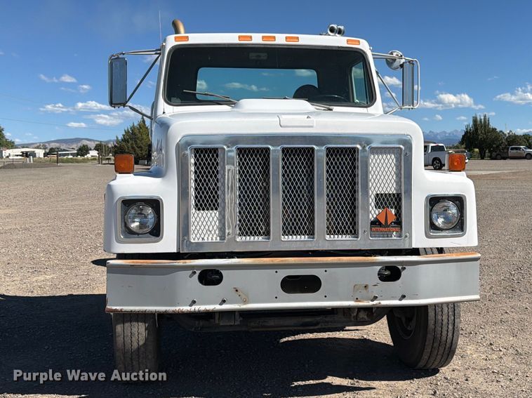 image for item ED0189 1988 Navistar F-2574 truck cab and chassis