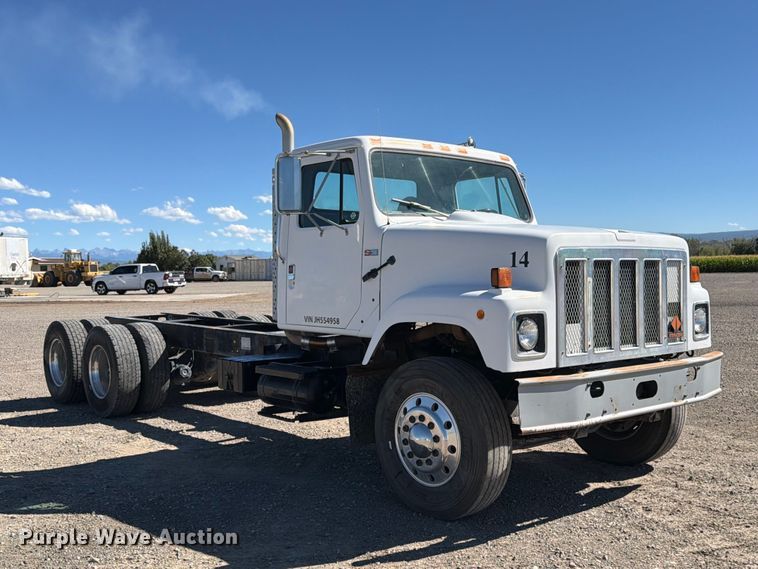image for item ED0189 1988 Navistar F-2574 truck cab and chassis