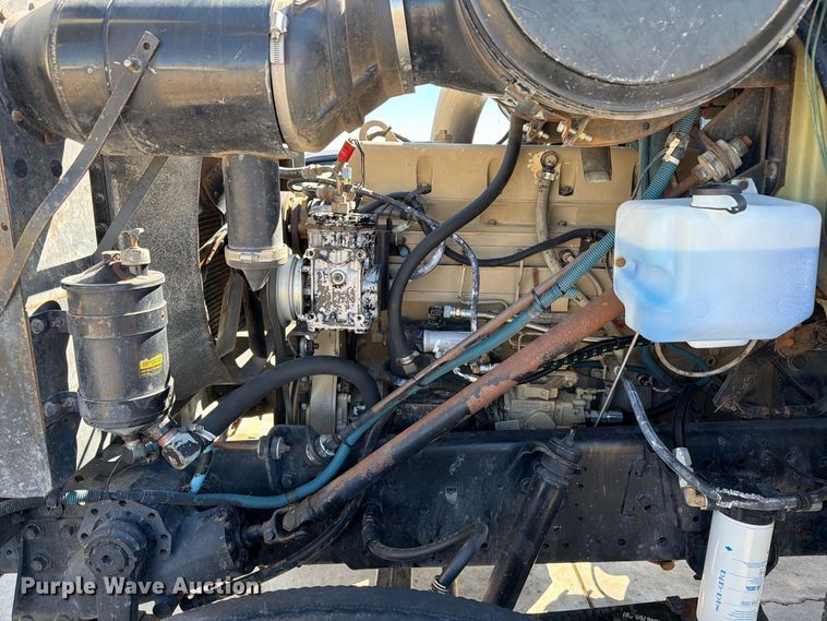 image for item ED0189 1988 Navistar F-2574 truck cab and chassis