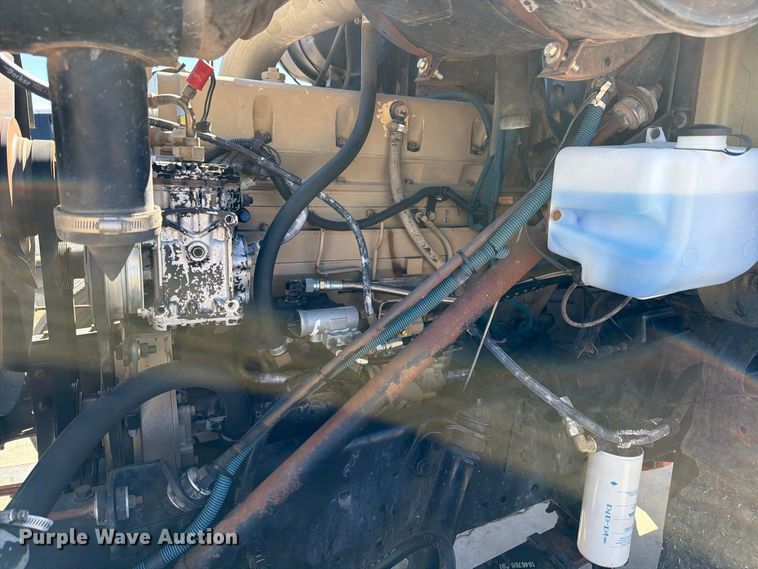image for item ED0189 1988 Navistar F-2574 truck cab and chassis