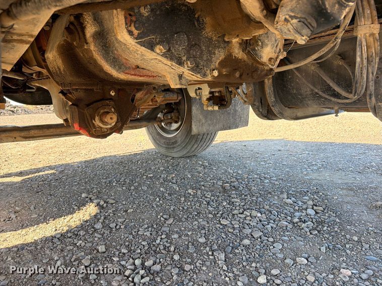 image for item ED0189 1988 Navistar F-2574 truck cab and chassis