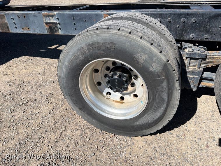 image for item ED0189 1988 Navistar F-2574 truck cab and chassis