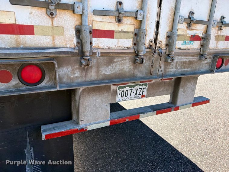 image for item ED0194 1993 Oshkosh dry van trailer