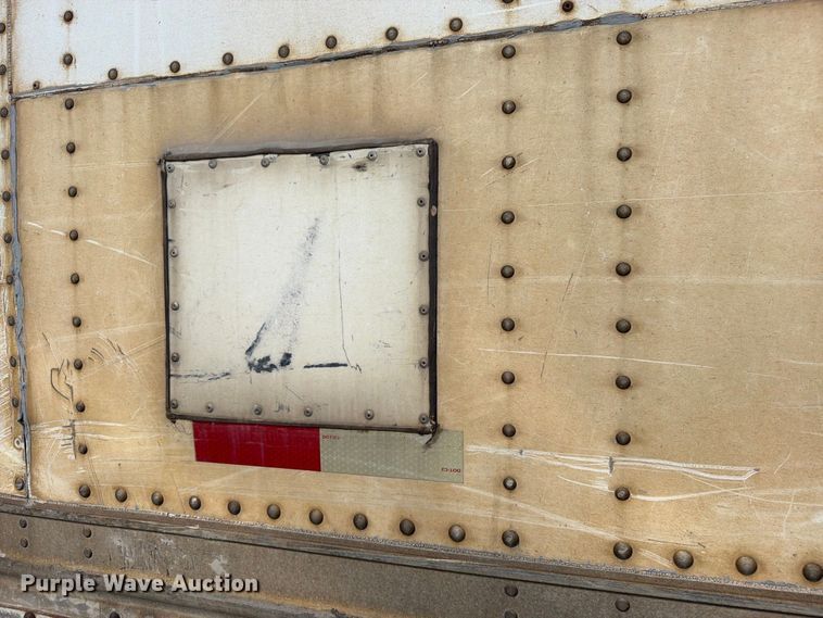 image for item ED0194 1993 Oshkosh dry van trailer