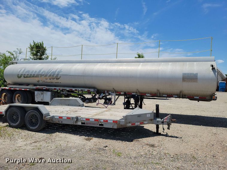 image for item EE1094 1991 Heil tank trailer