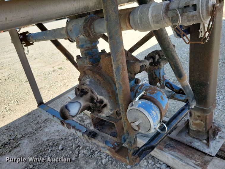 image for item EE1094 1991 Heil tank trailer