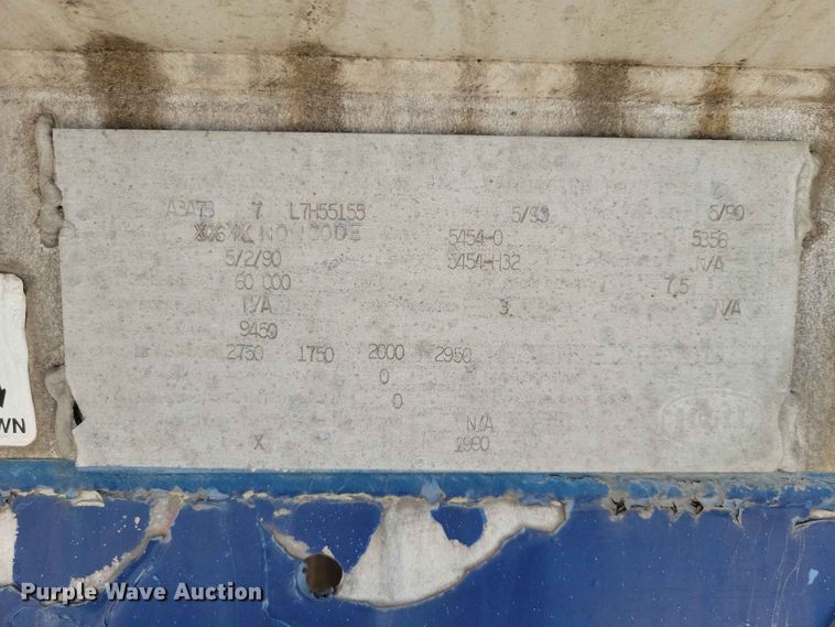 image for item EE1094 1991 Heil tank trailer